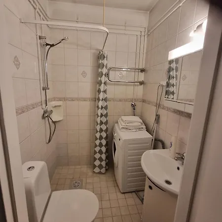 アパート Kotimaailma 1 Bedroom In Center ヴァーサ